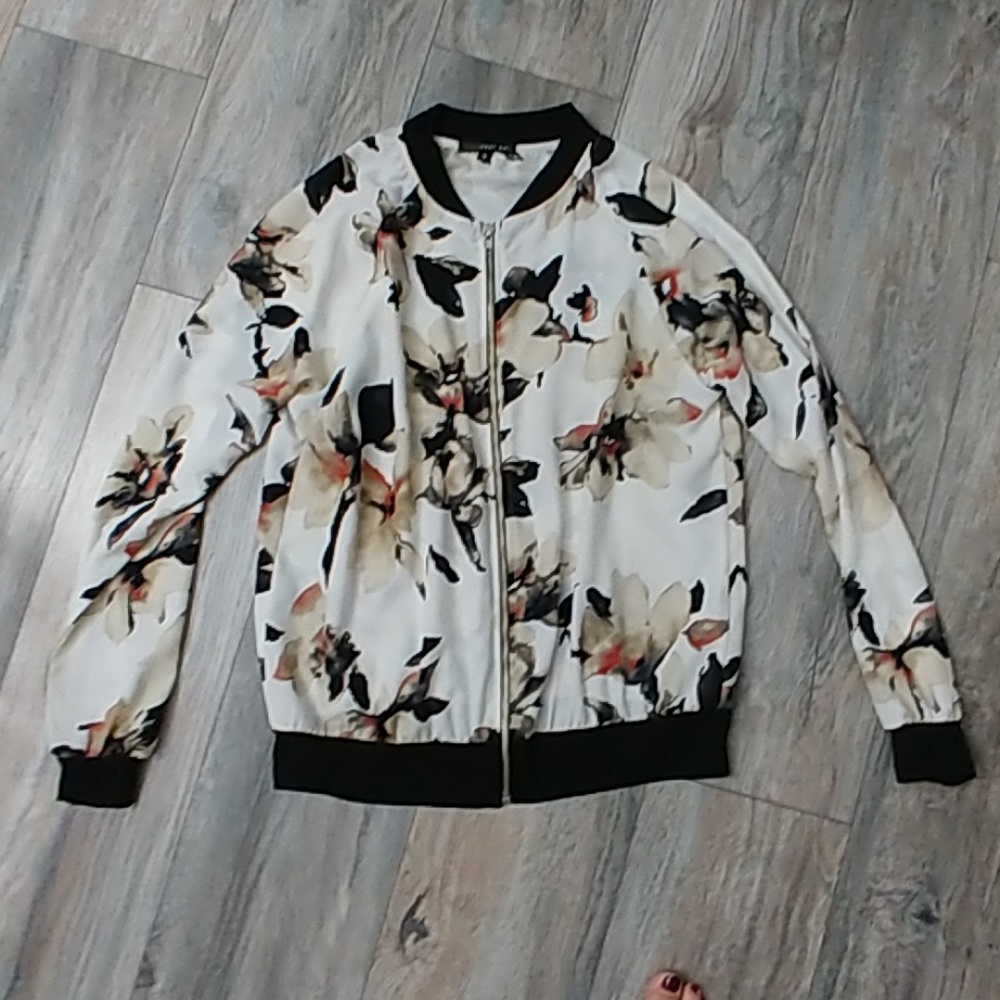 Silky Lightweight Jacket Size S